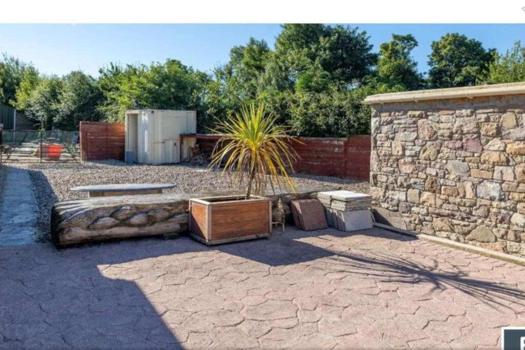 2 Bed Sandstone Residence Newport  Exterior photo